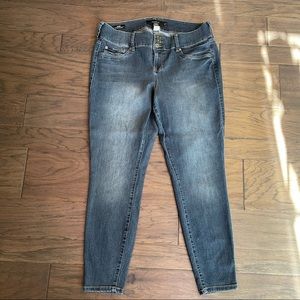 Torrid denim Jegging - super stretch- 16